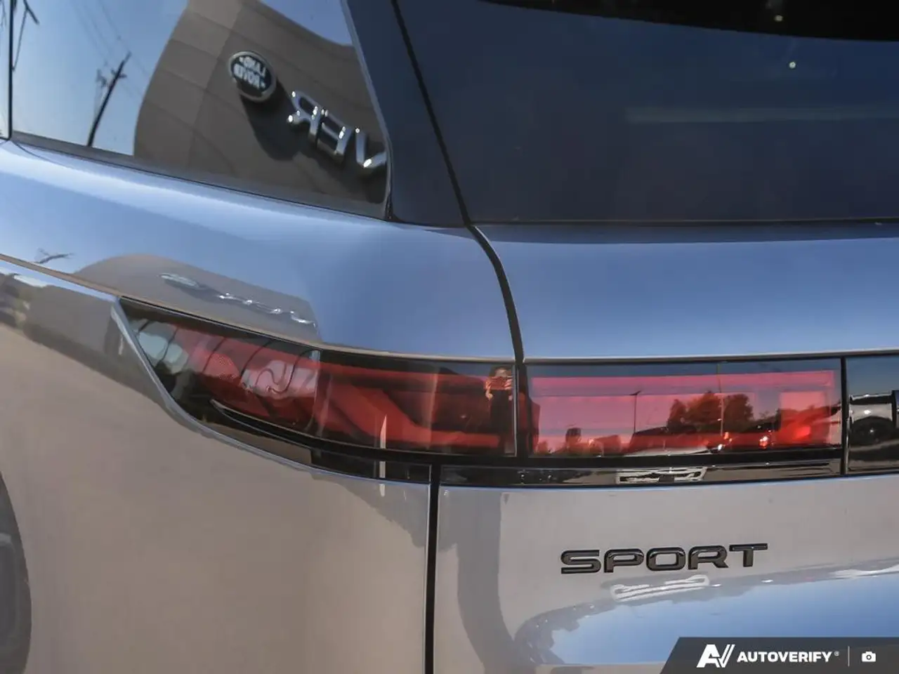 Land Rover Range Rover Sport - Image 12
