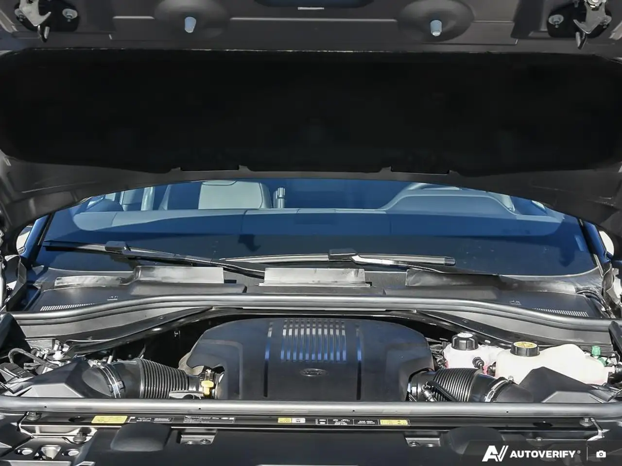Land Rover Range Rover Sport - Image 8