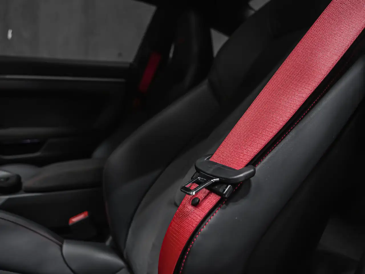 Porsche 911 - Image 33