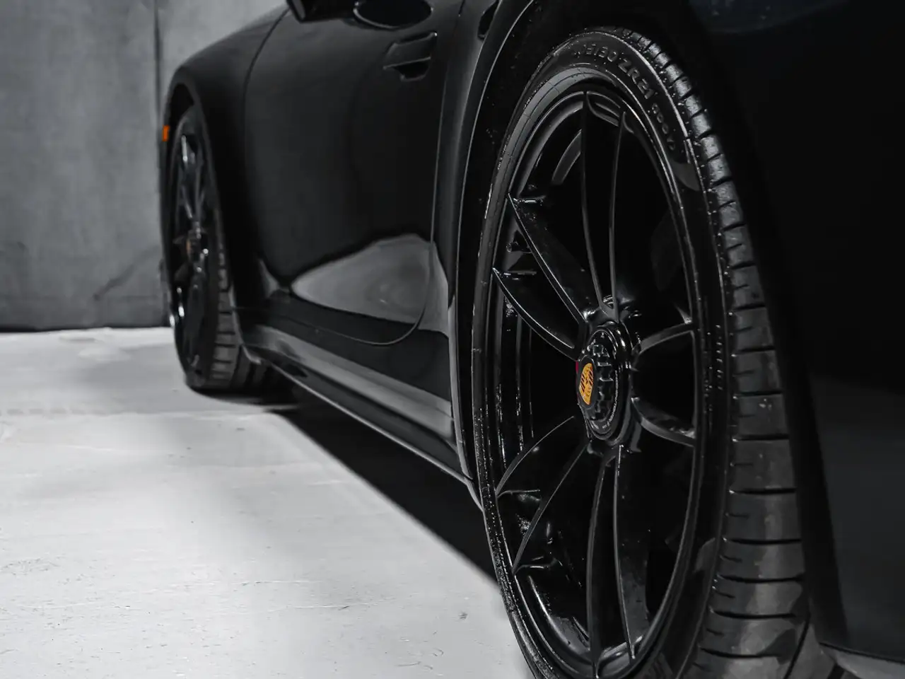Porsche 911 - Image 12
