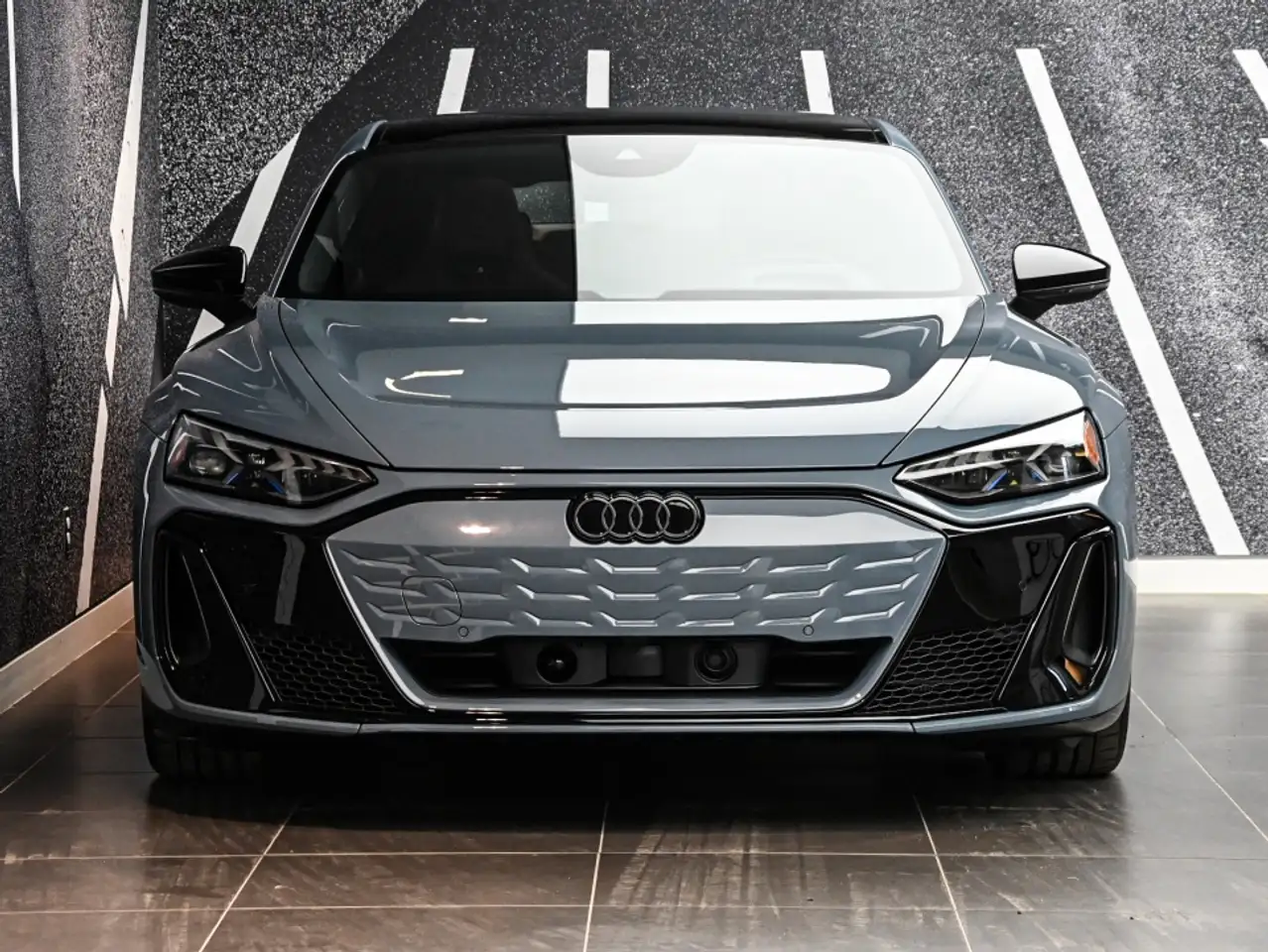 Audi e-tron GT - Image 2