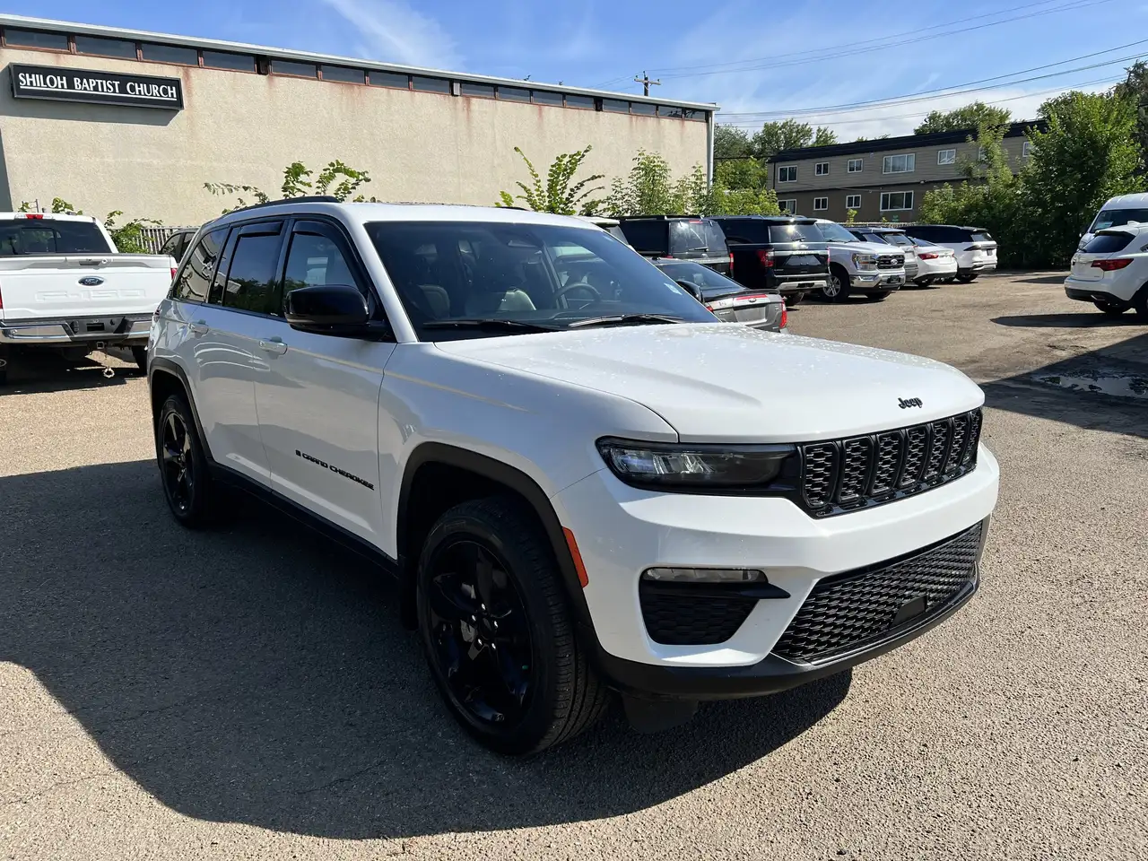 Jeep Grand Cherokee - Image 30