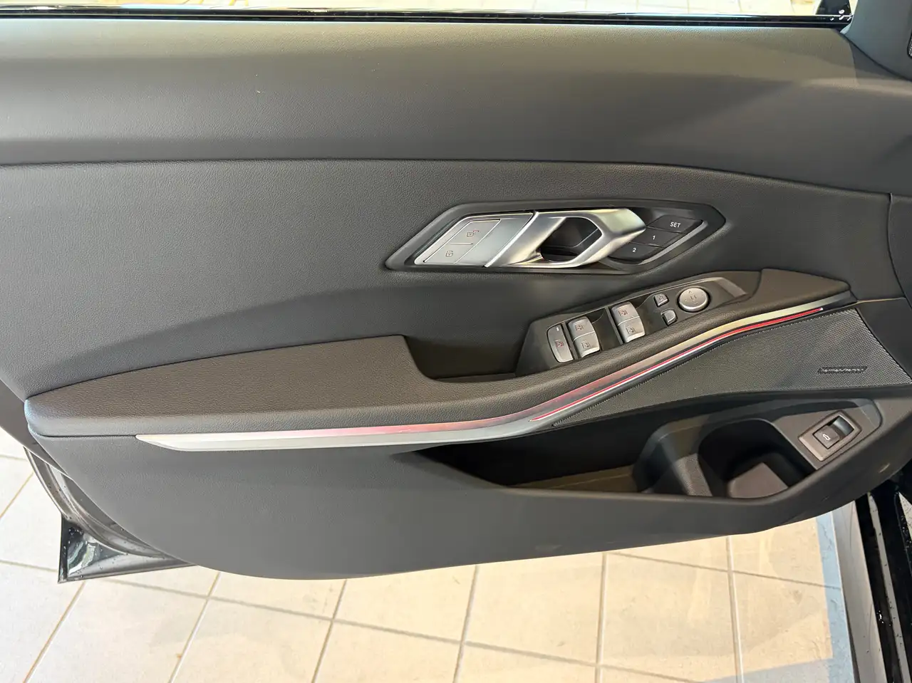 BMW 3 Series - Image 8