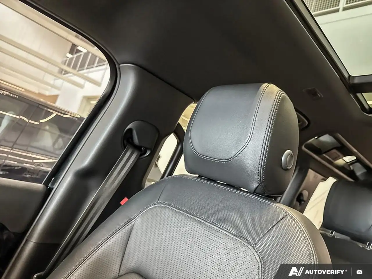 Land Rover Defender - Image 20