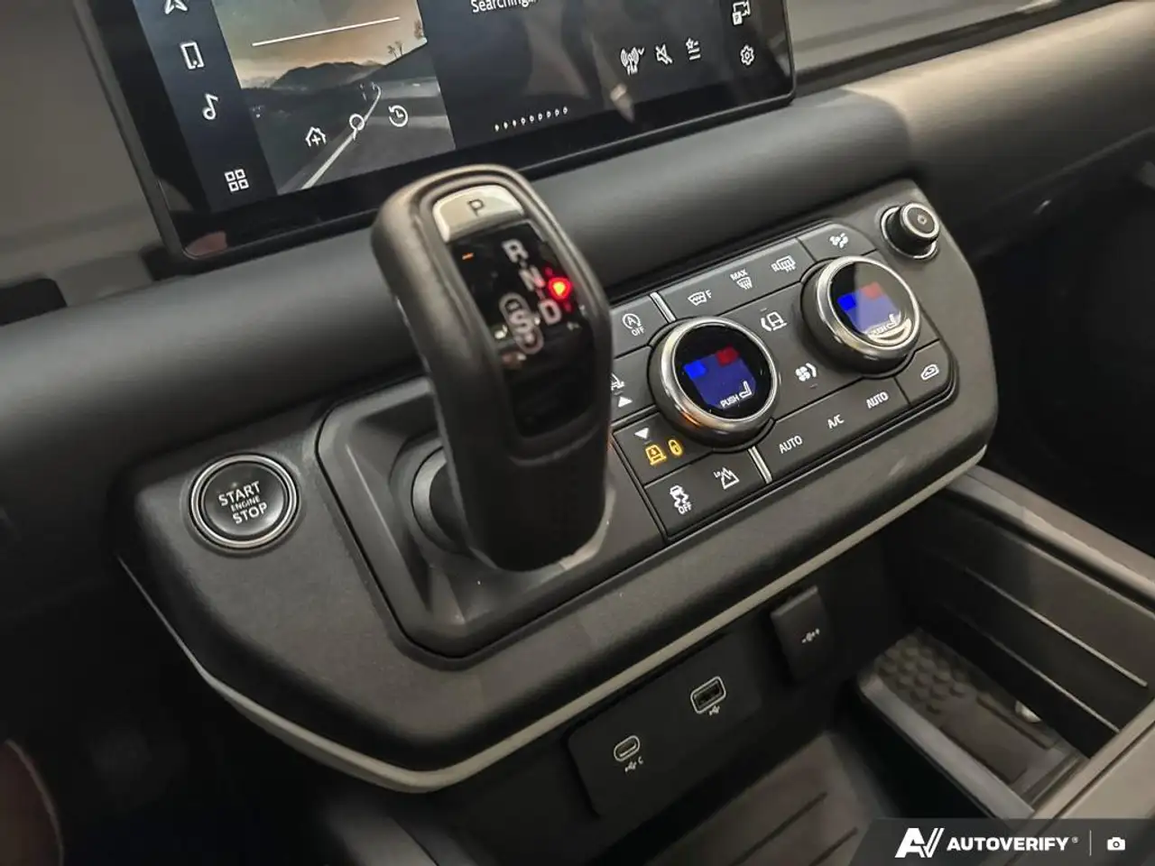 Land Rover Defender - Image 18