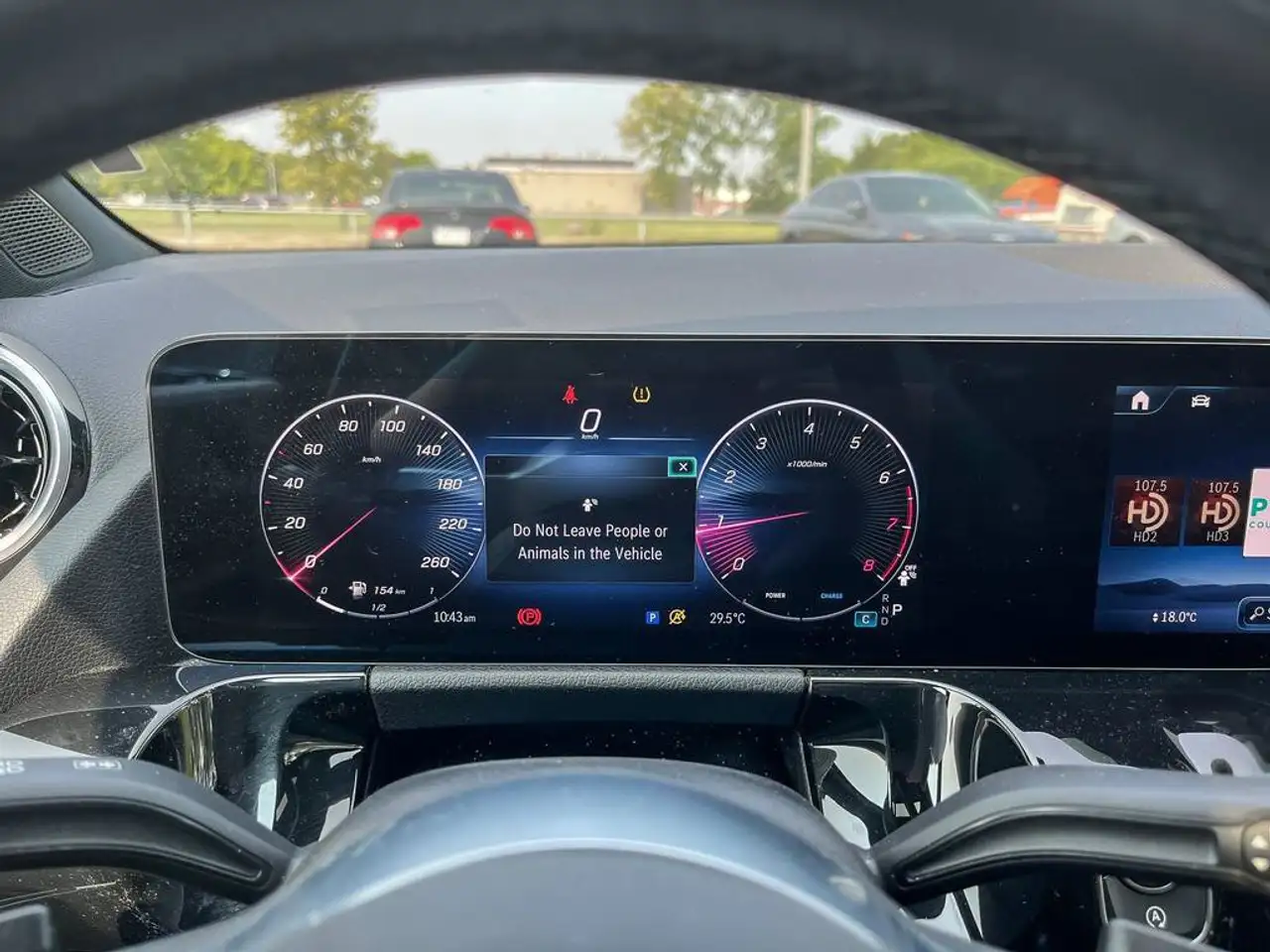 Mercedes-Benz GLA - Image 18