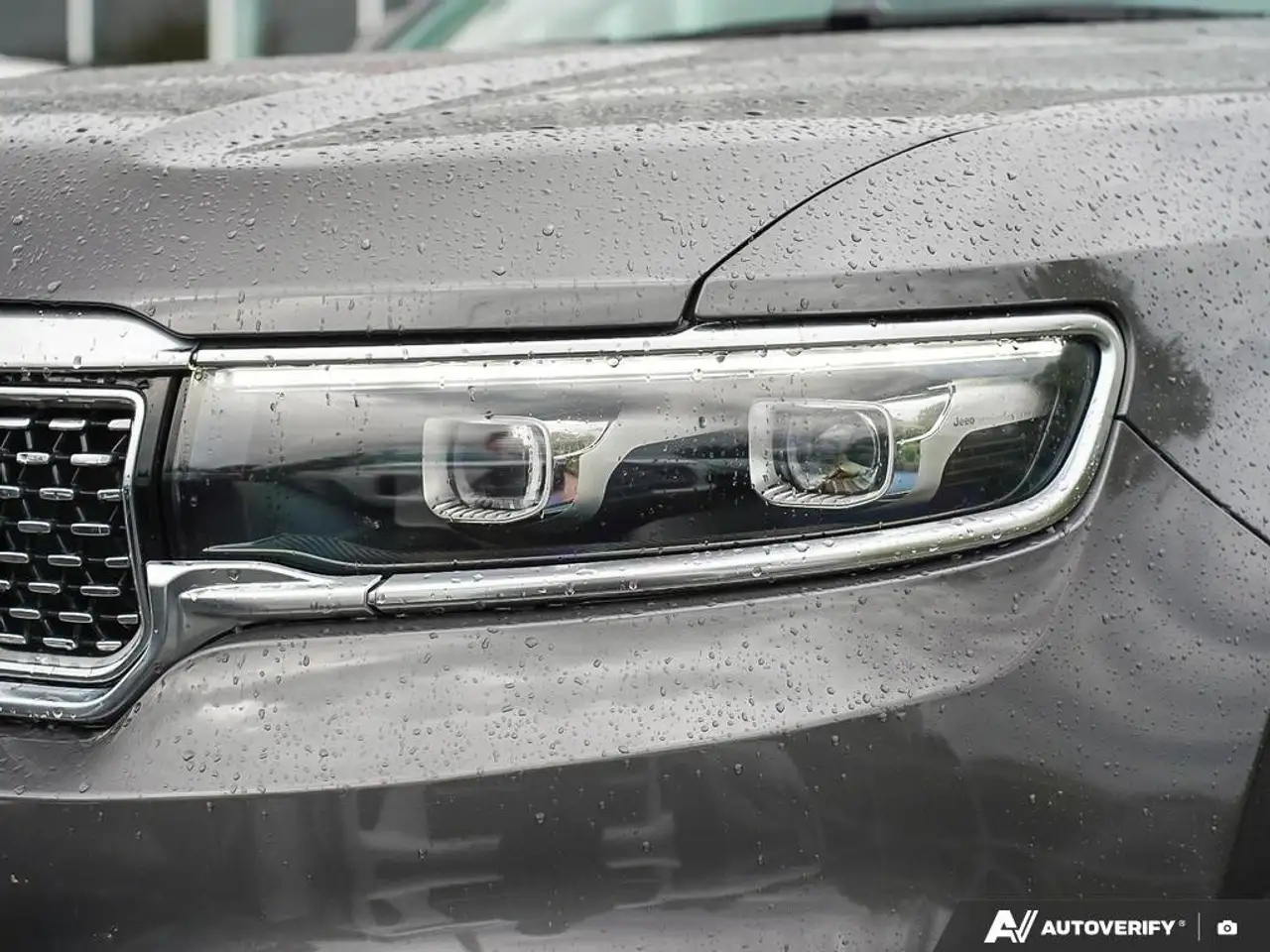 Jeep Grand Wagoneer - Image 25