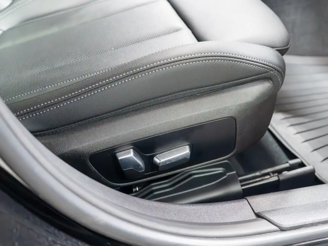 BMW 3 Series - Image 20
