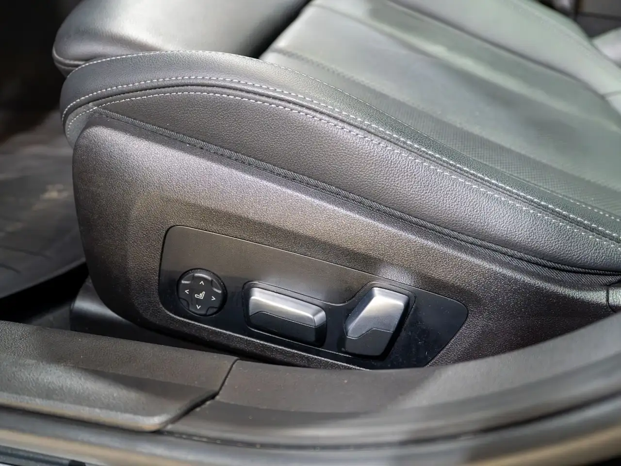 BMW 3 Series - Image 16