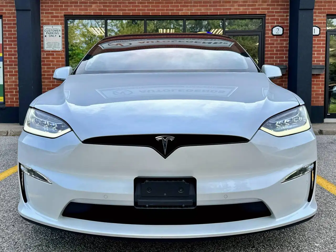 Tesla Model X - Image 9