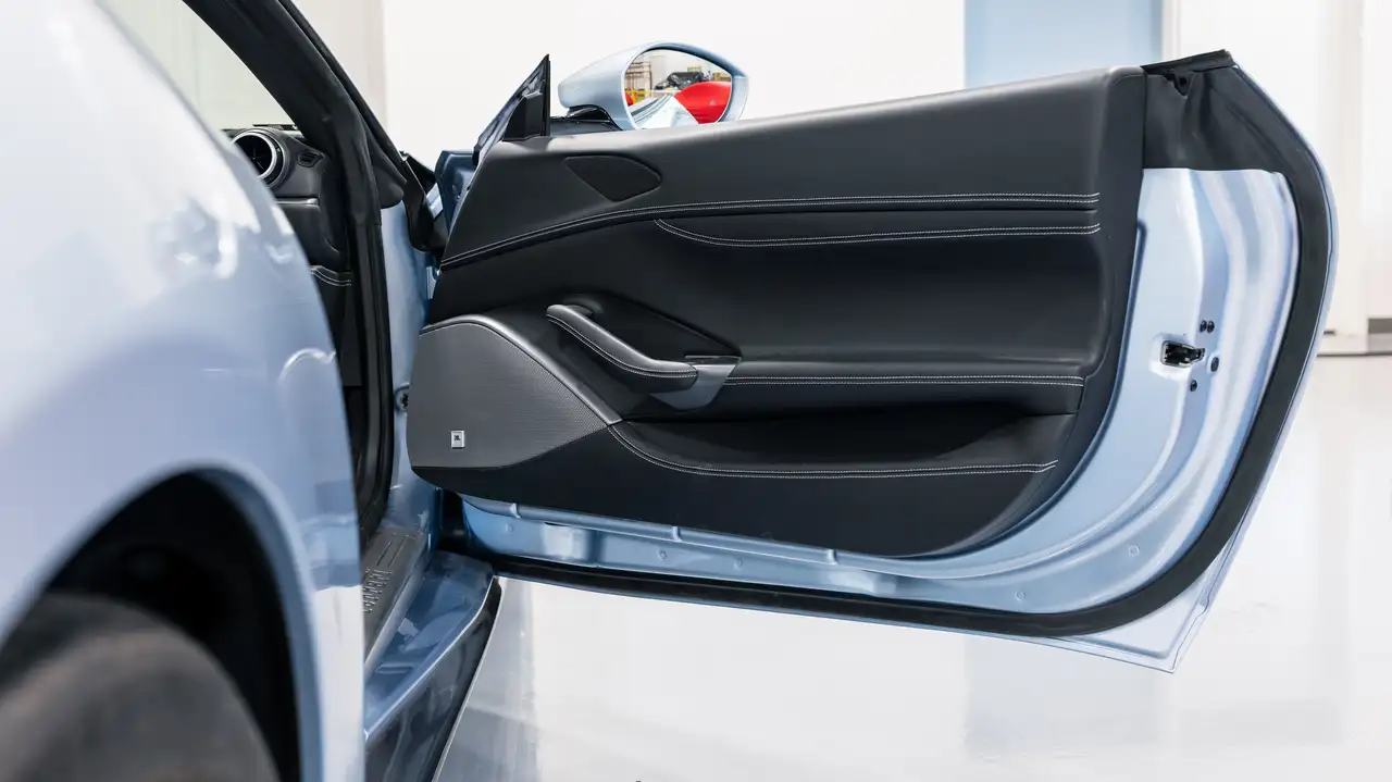 Ferrari Portofino - Image 12