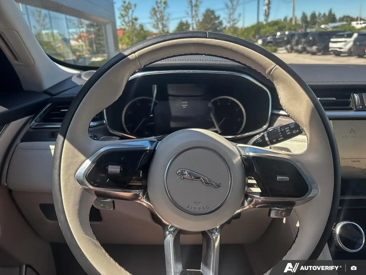 Jaguar F-Pace - Image 14