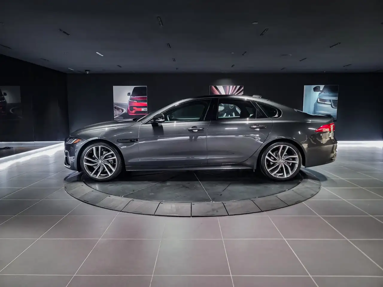 Jaguar XF - Image 8