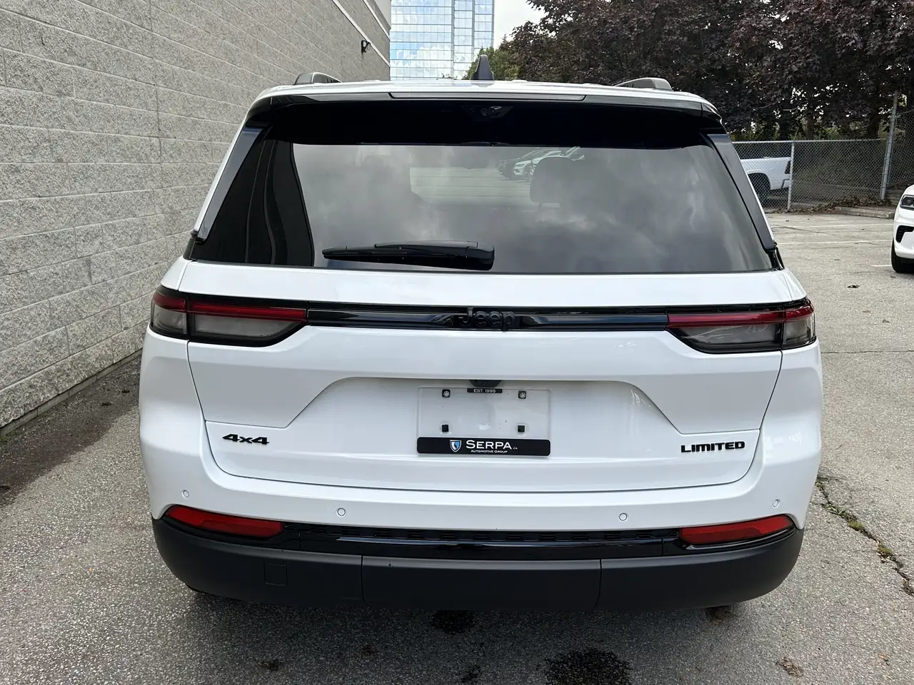 Jeep Grand Cherokee - Image 2