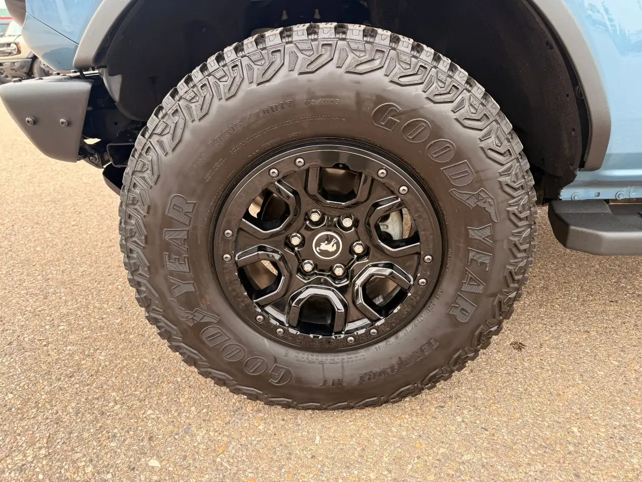 Ford Bronco - Image 10