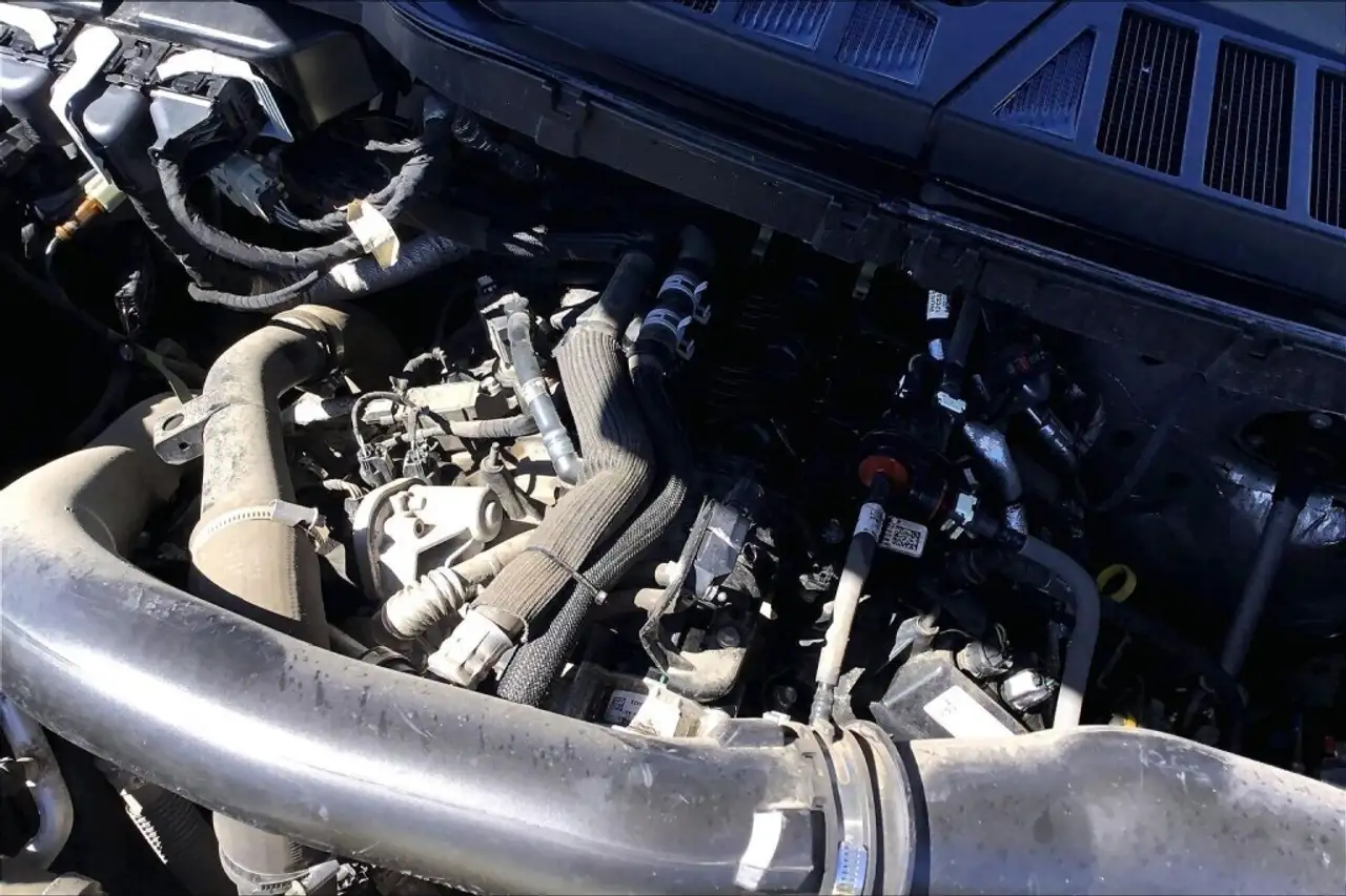Ford F-150 - Image 32