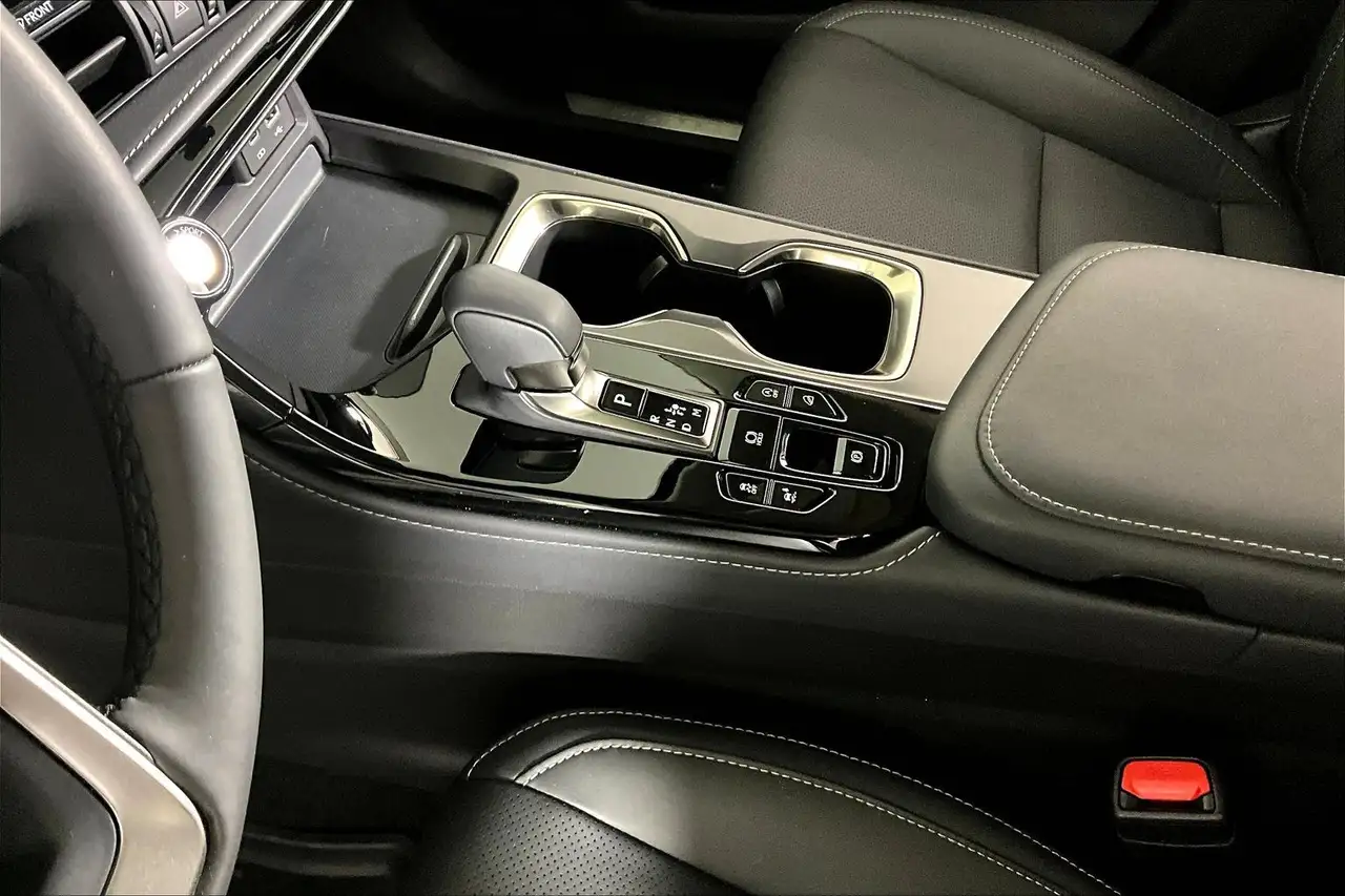 Lexus NX - Image 14