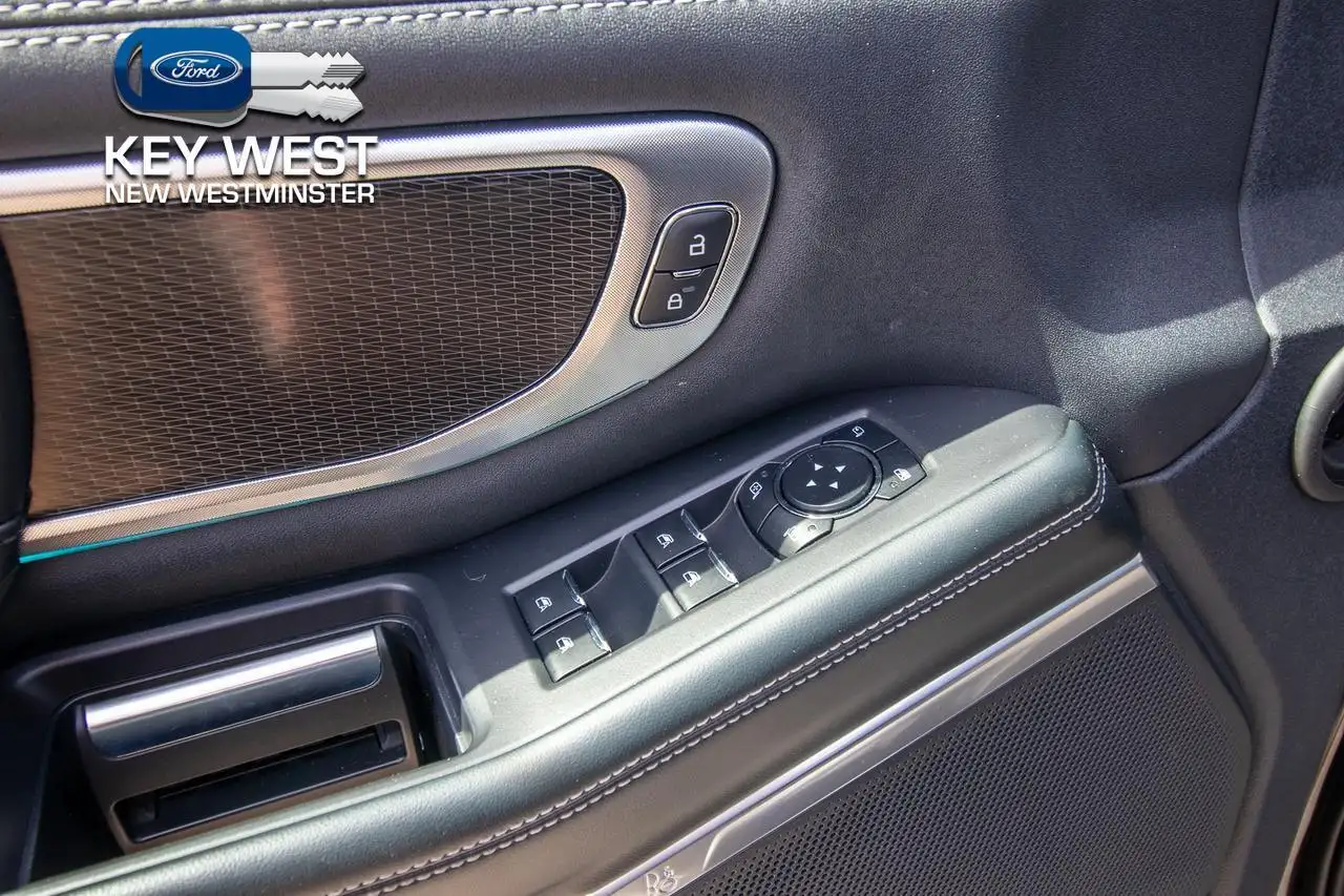 Ford Expedition - Image 11