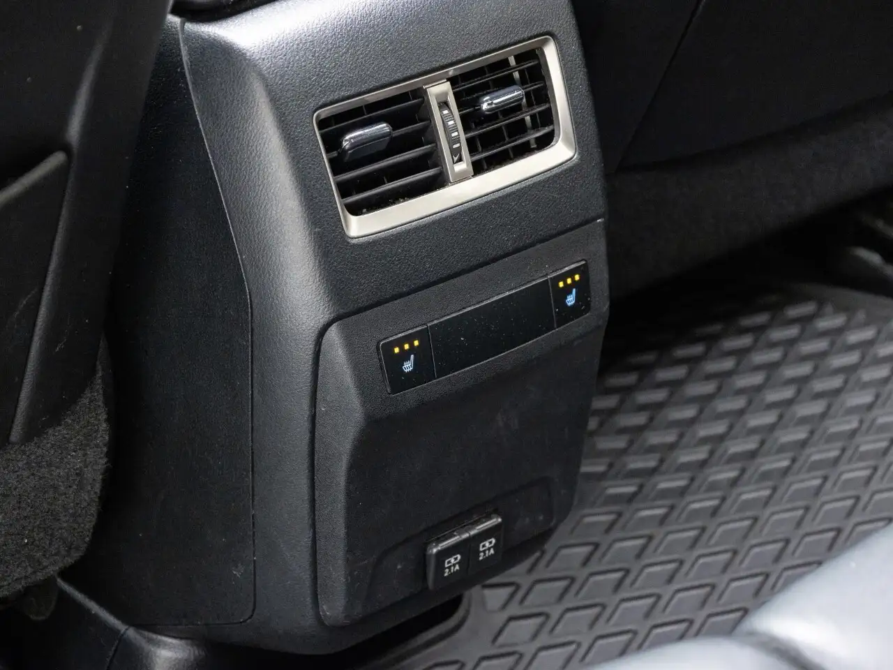 Lexus RX - Image 31