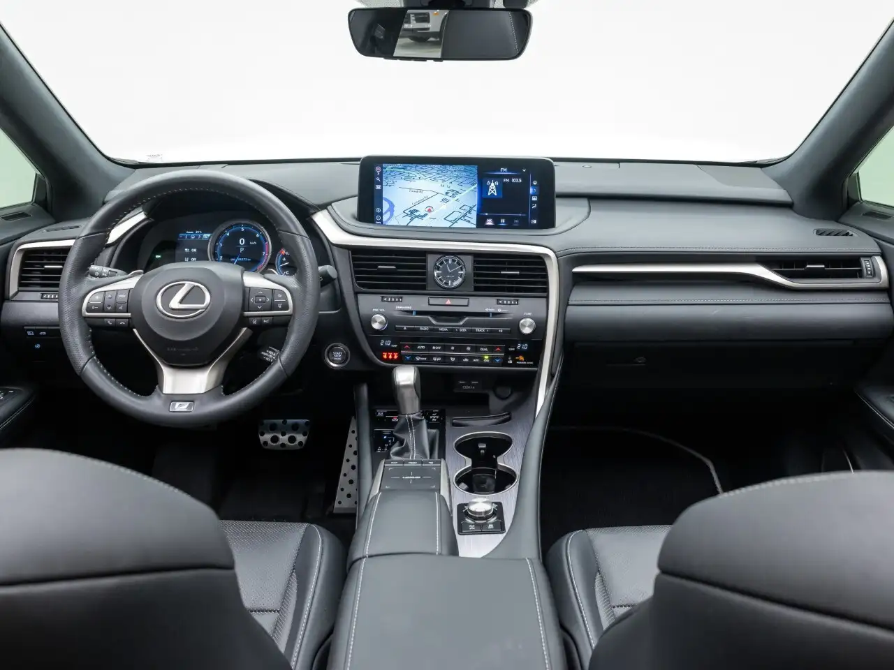 Lexus RX - Image 32