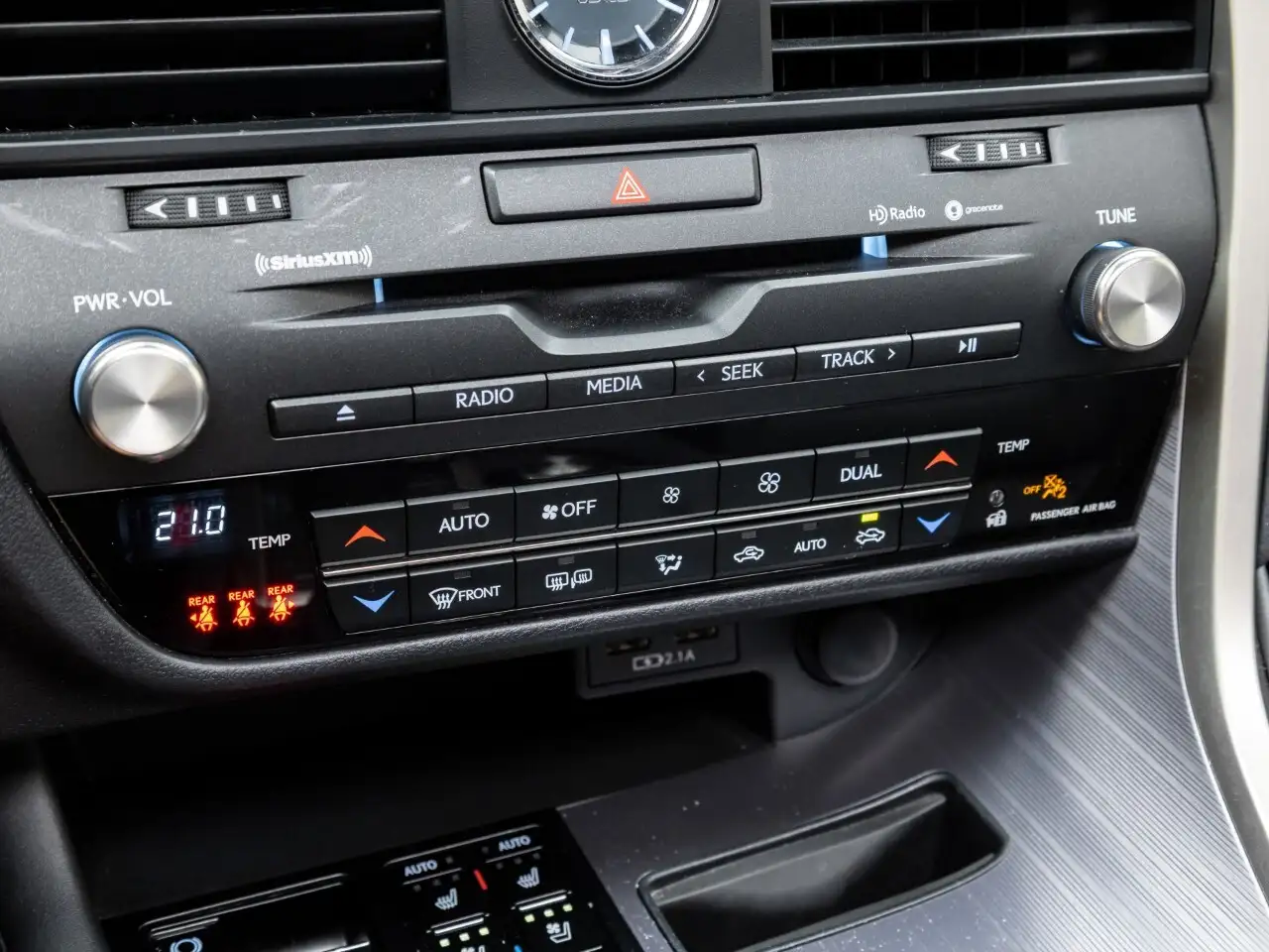 Lexus RX - Image 25