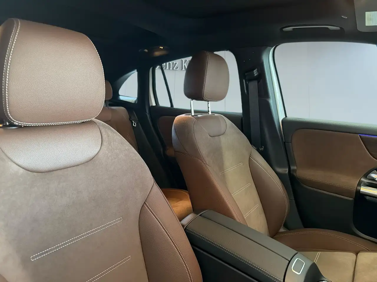 Mercedes-Benz GLA - Image 33