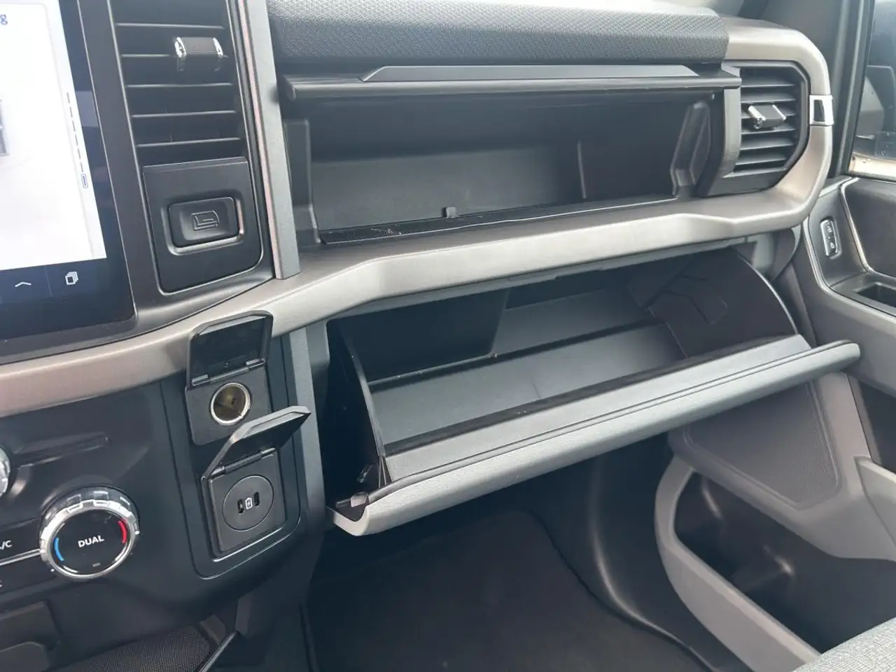 Ford F-150 - Image 46