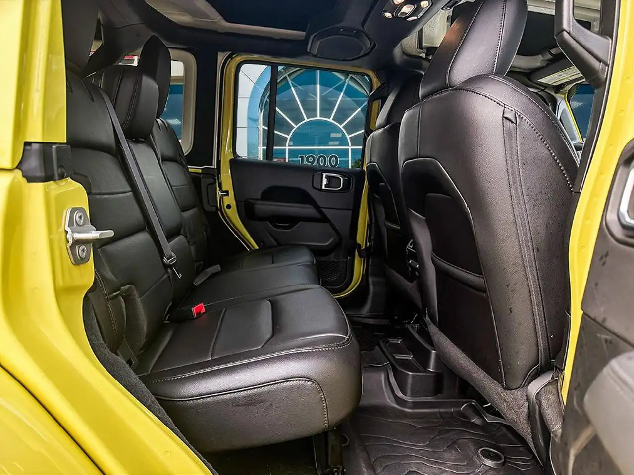 Jeep Wrangler - Image 26