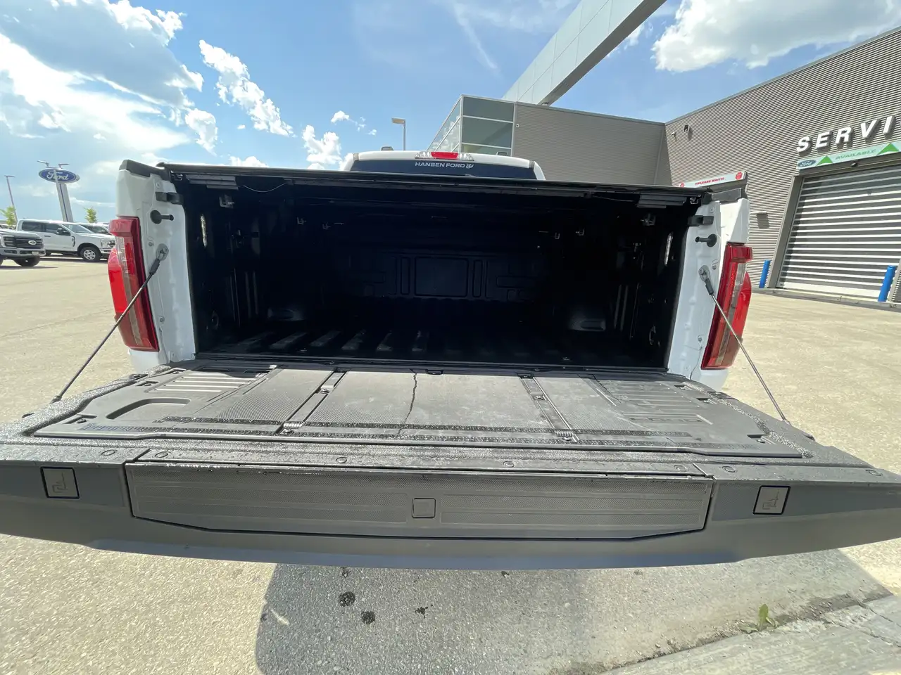Ford F-150 - Image 8