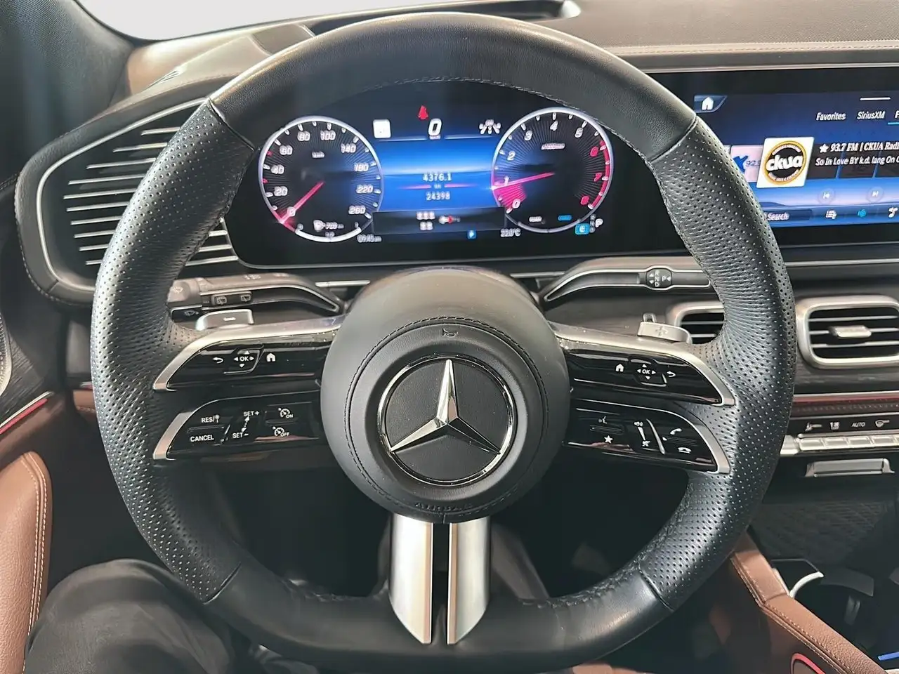 Mercedes-Benz GLS - Image 11