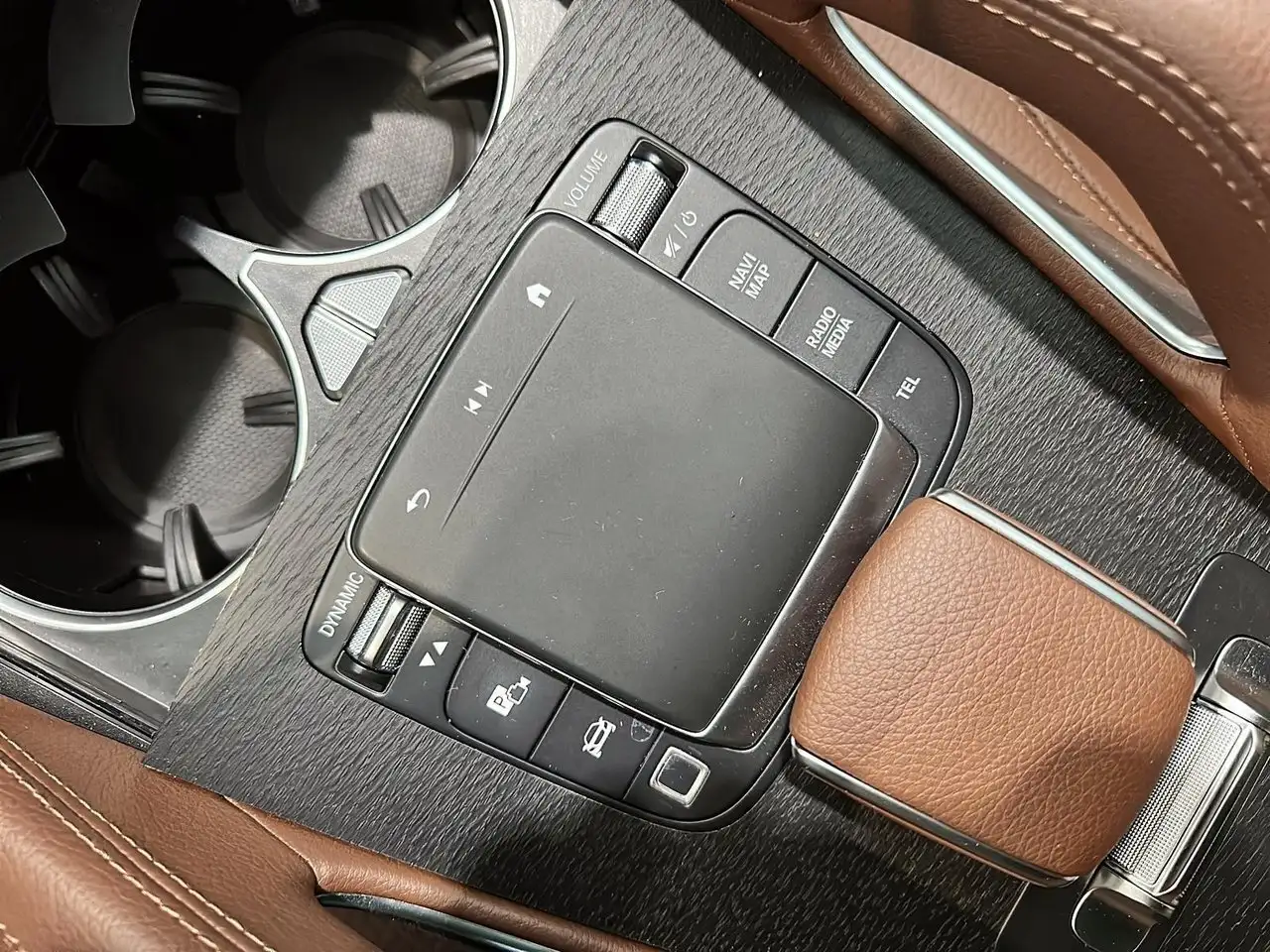 Mercedes-Benz GLS - Image 10
