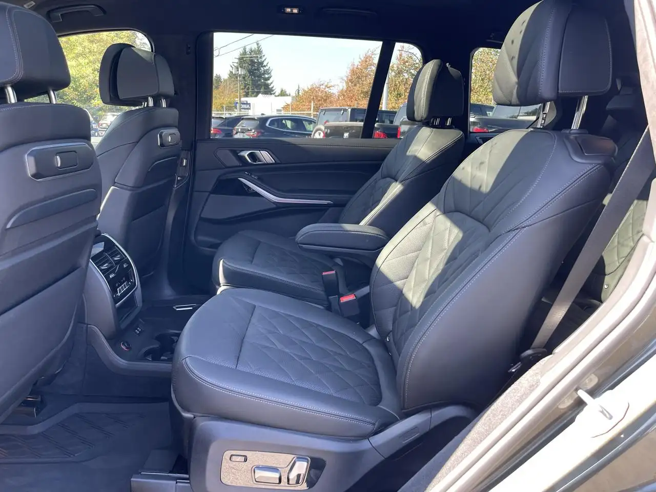 BMW X7 - Image 12