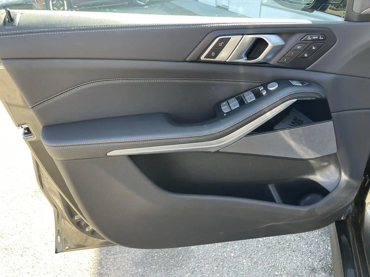 BMW X7 - Image 10