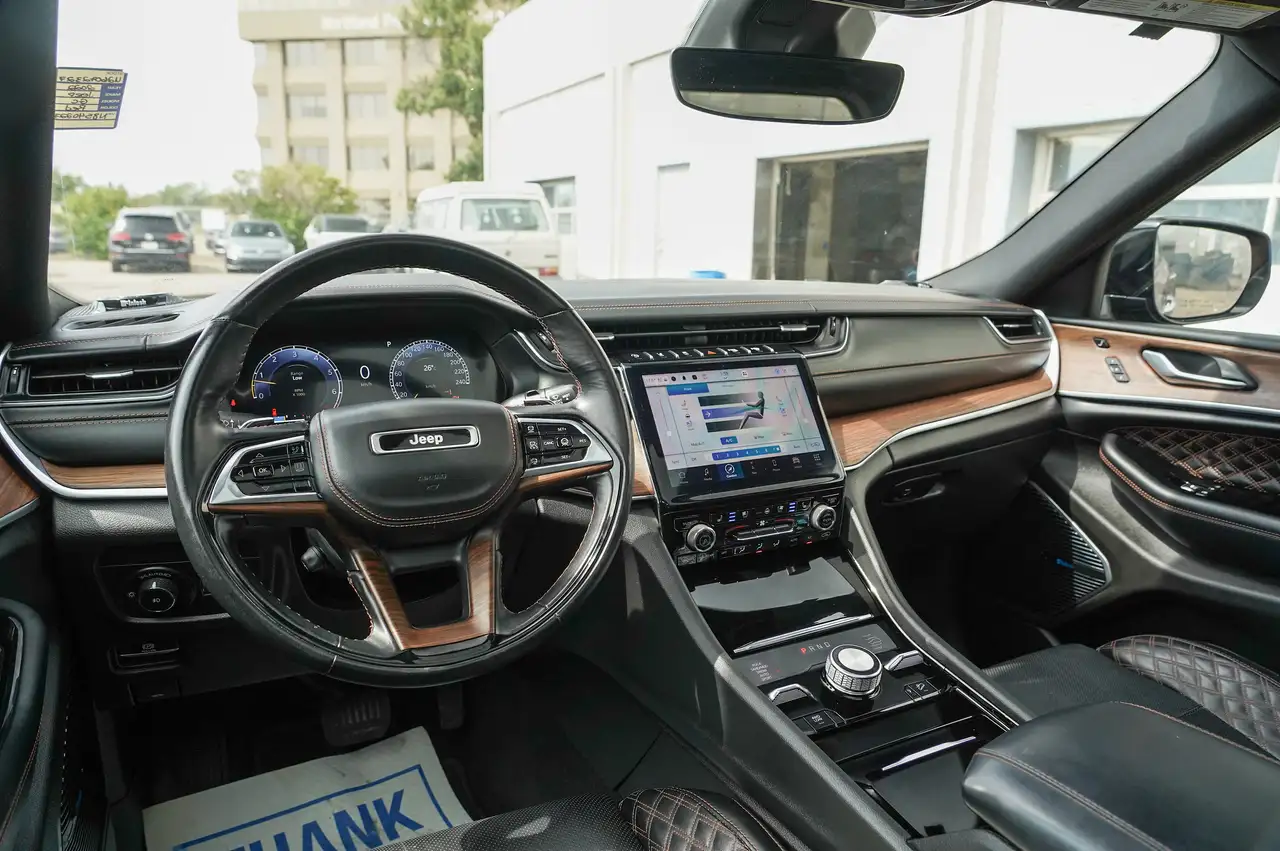 Jeep Grand Cherokee - Image 20