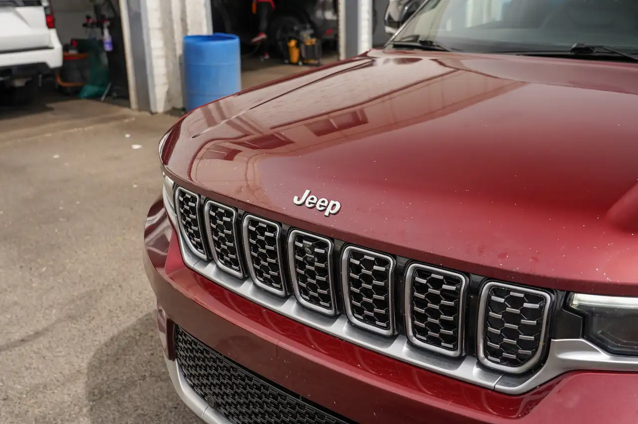 Jeep Grand Cherokee - Image 9