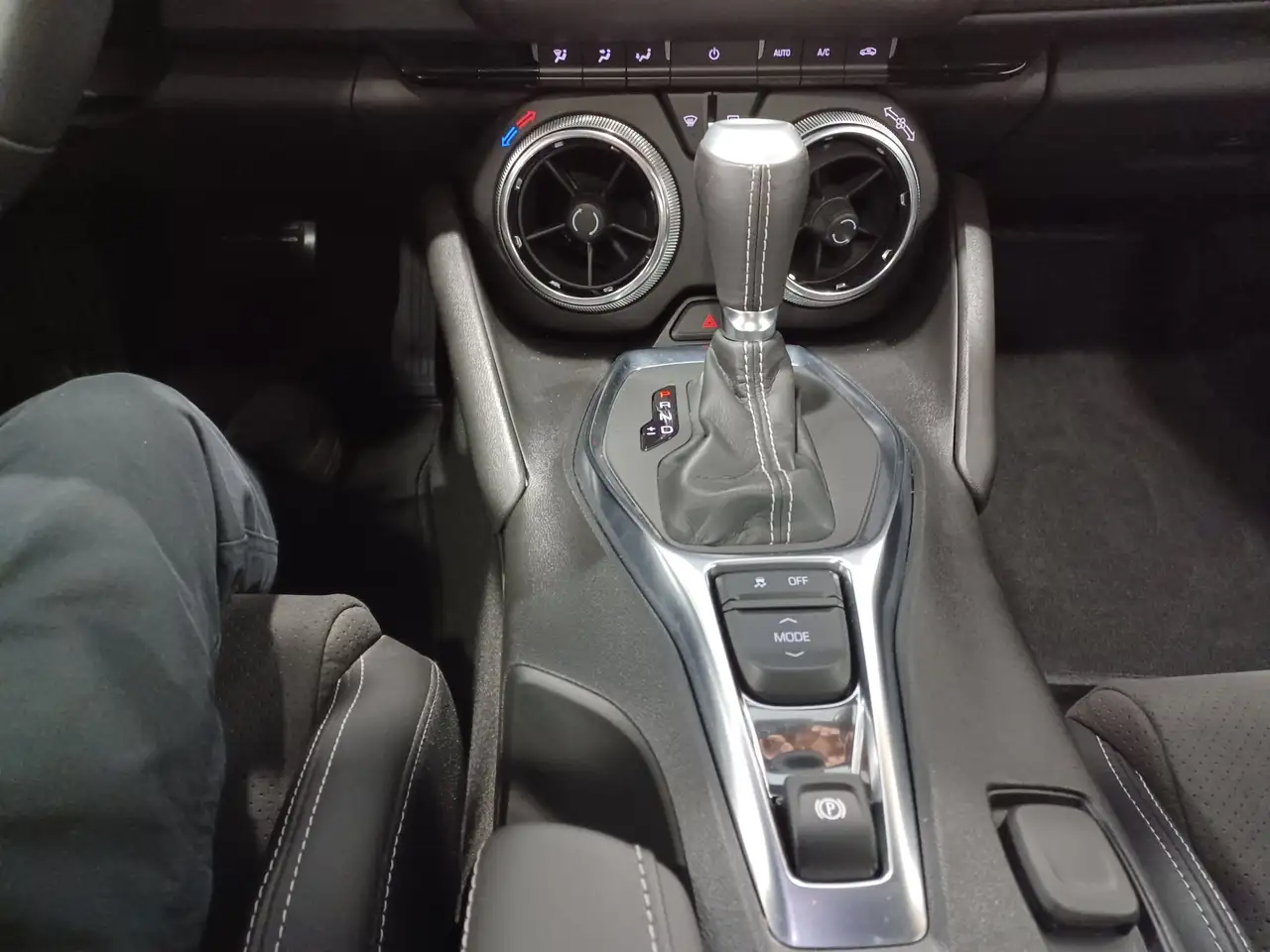 Chevrolet Camaro - Image 18