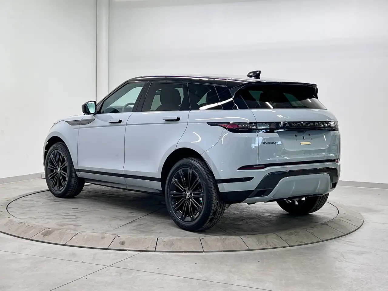 Land Rover Range Rover Evoque - Image 8