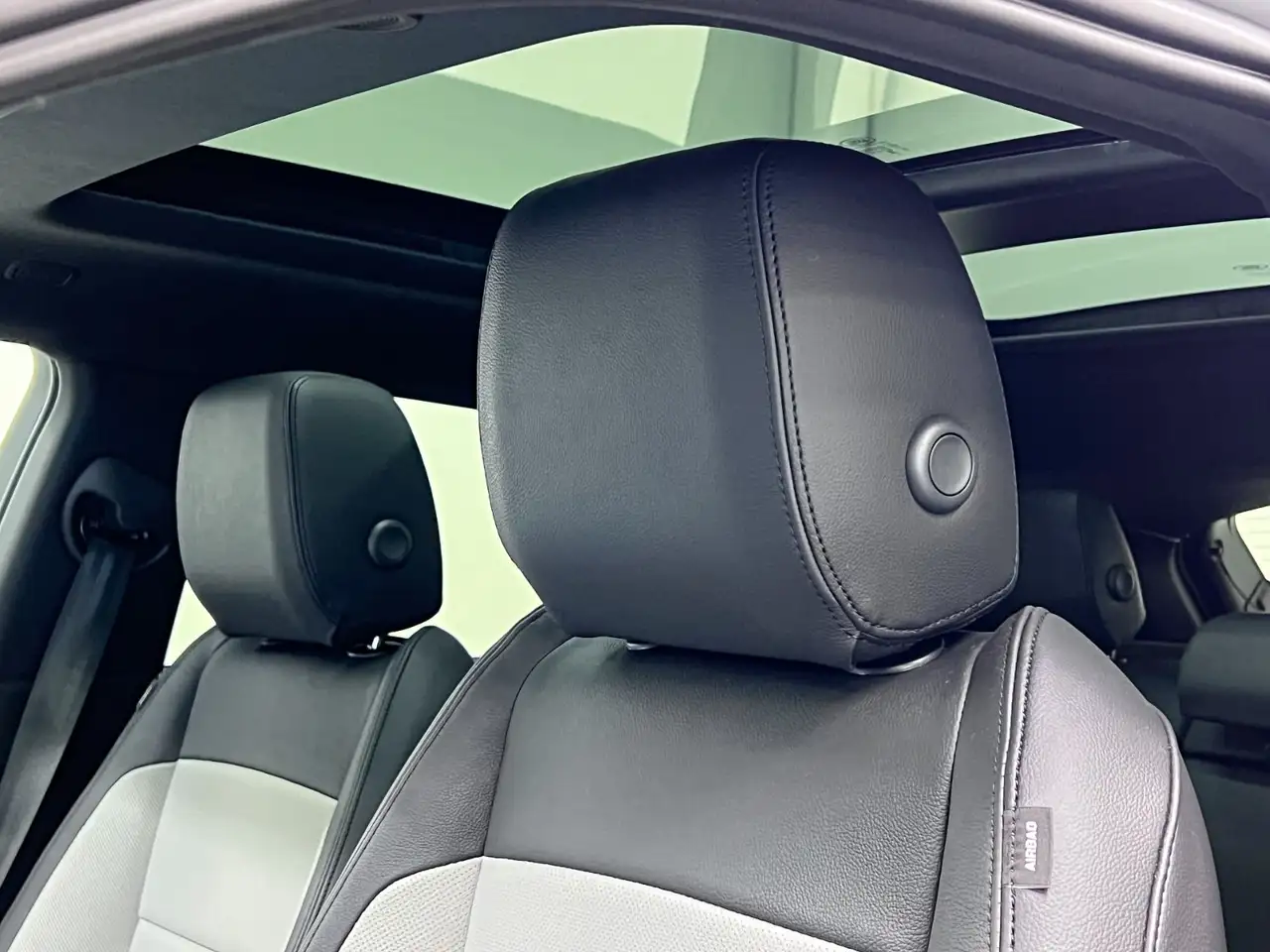 Land Rover Range Rover Evoque - Image 26