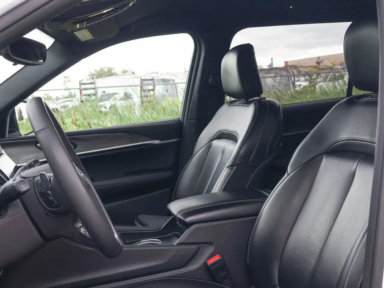 Jeep Grand Cherokee - Image 21