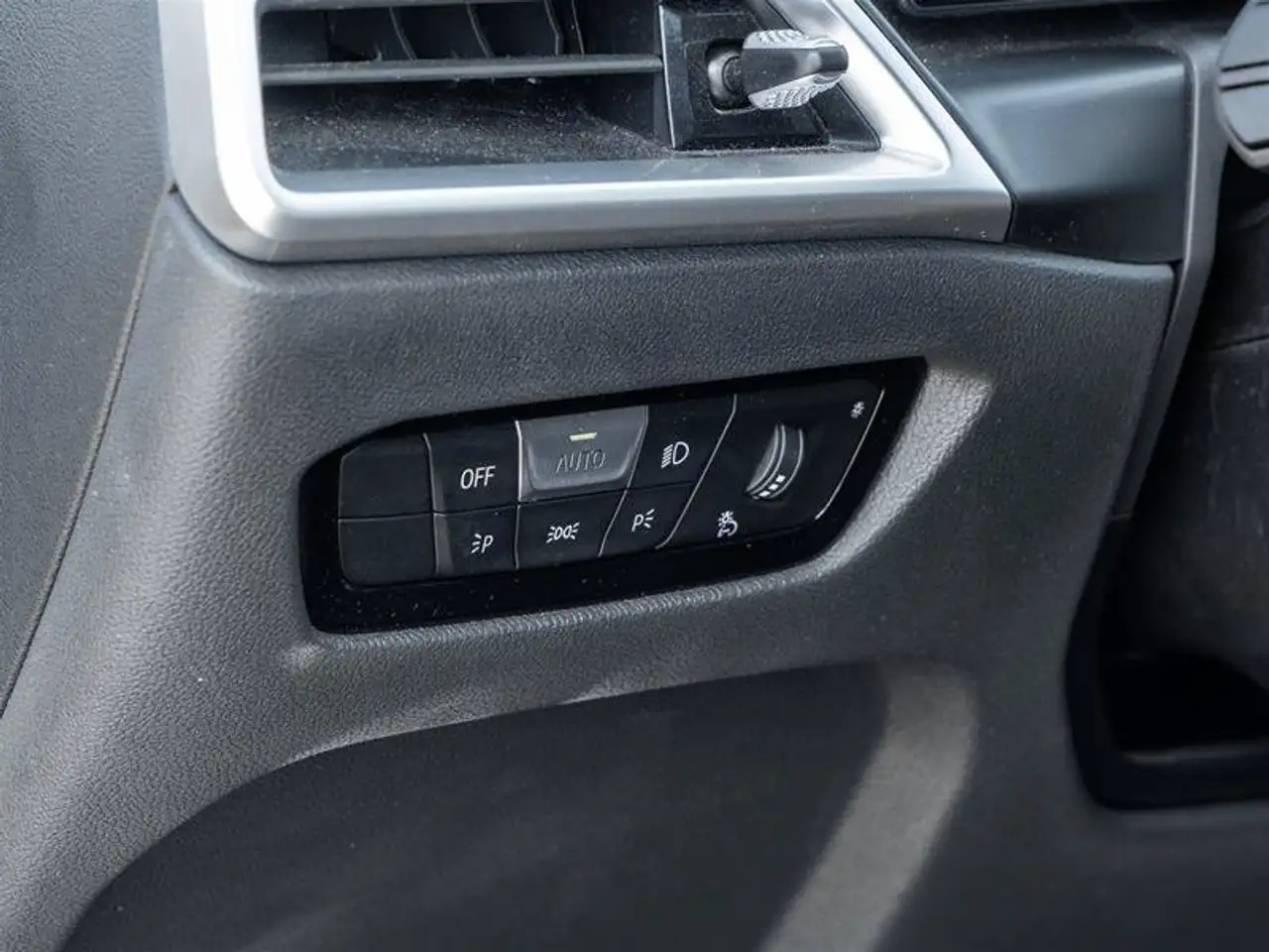 BMW 3 Series - Image 21