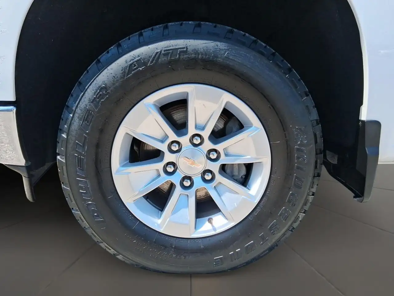 Chevrolet Silverado 1500 - Image 6