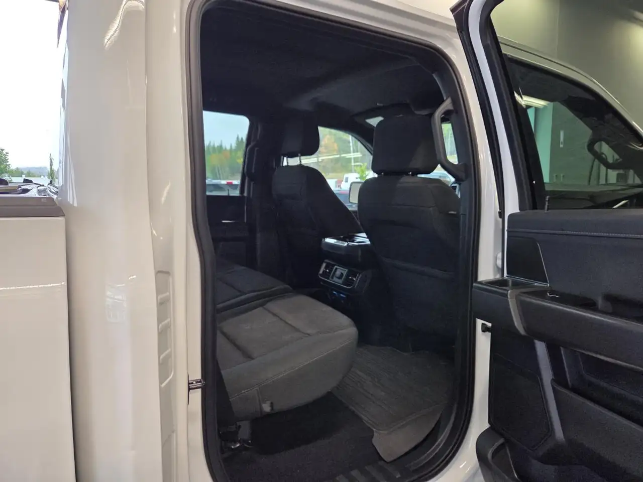 Ford F-150 - Image 17
