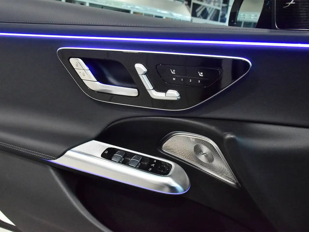 Mercedes-Benz E-Class - Image 8