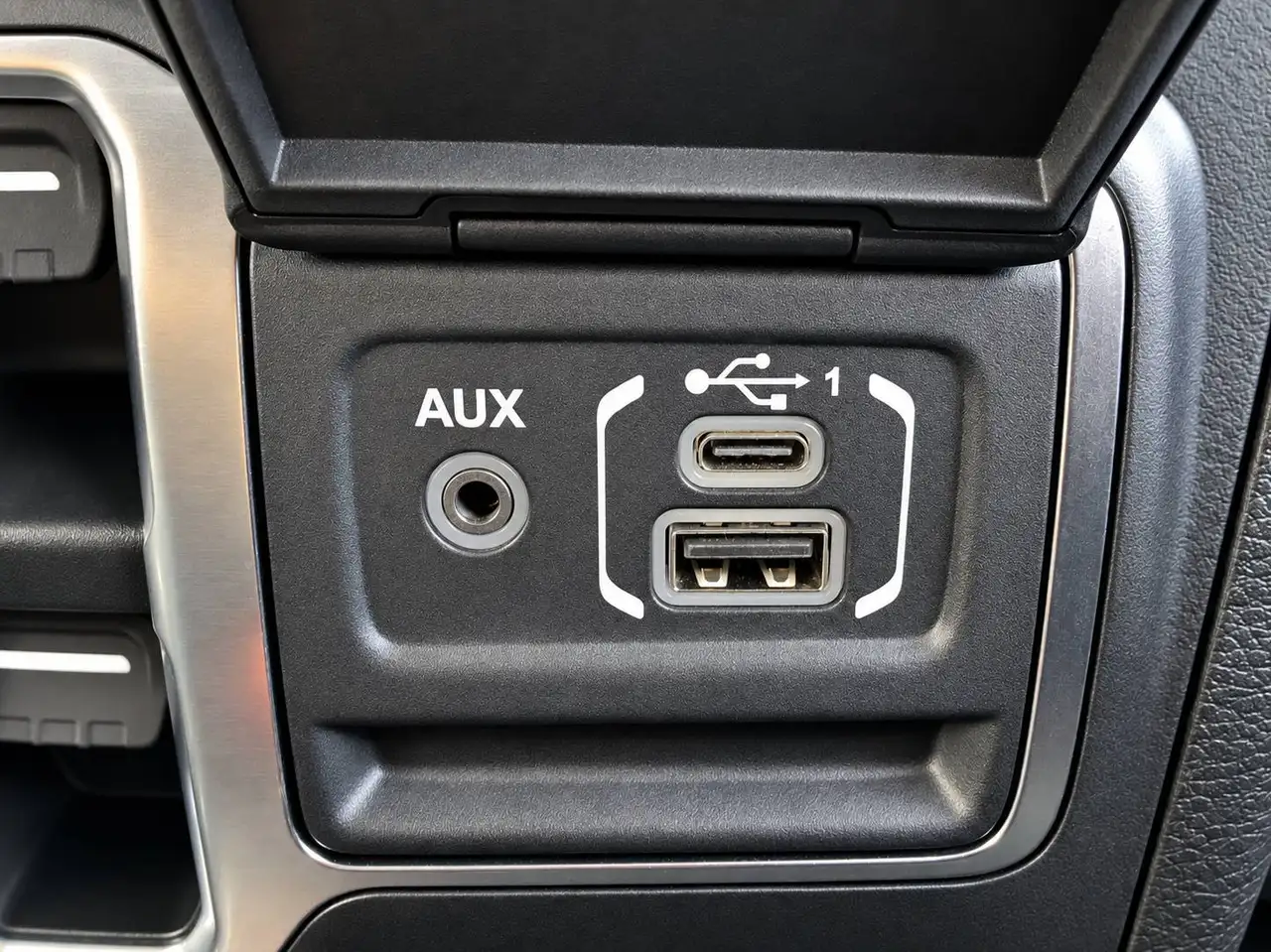 Jeep Wrangler - Image 14