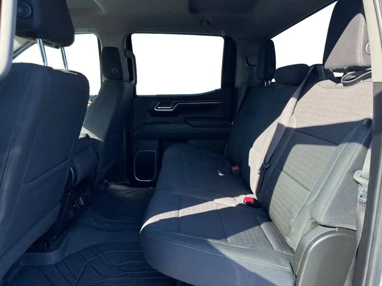 Chevrolet Silverado 1500 - Image 8