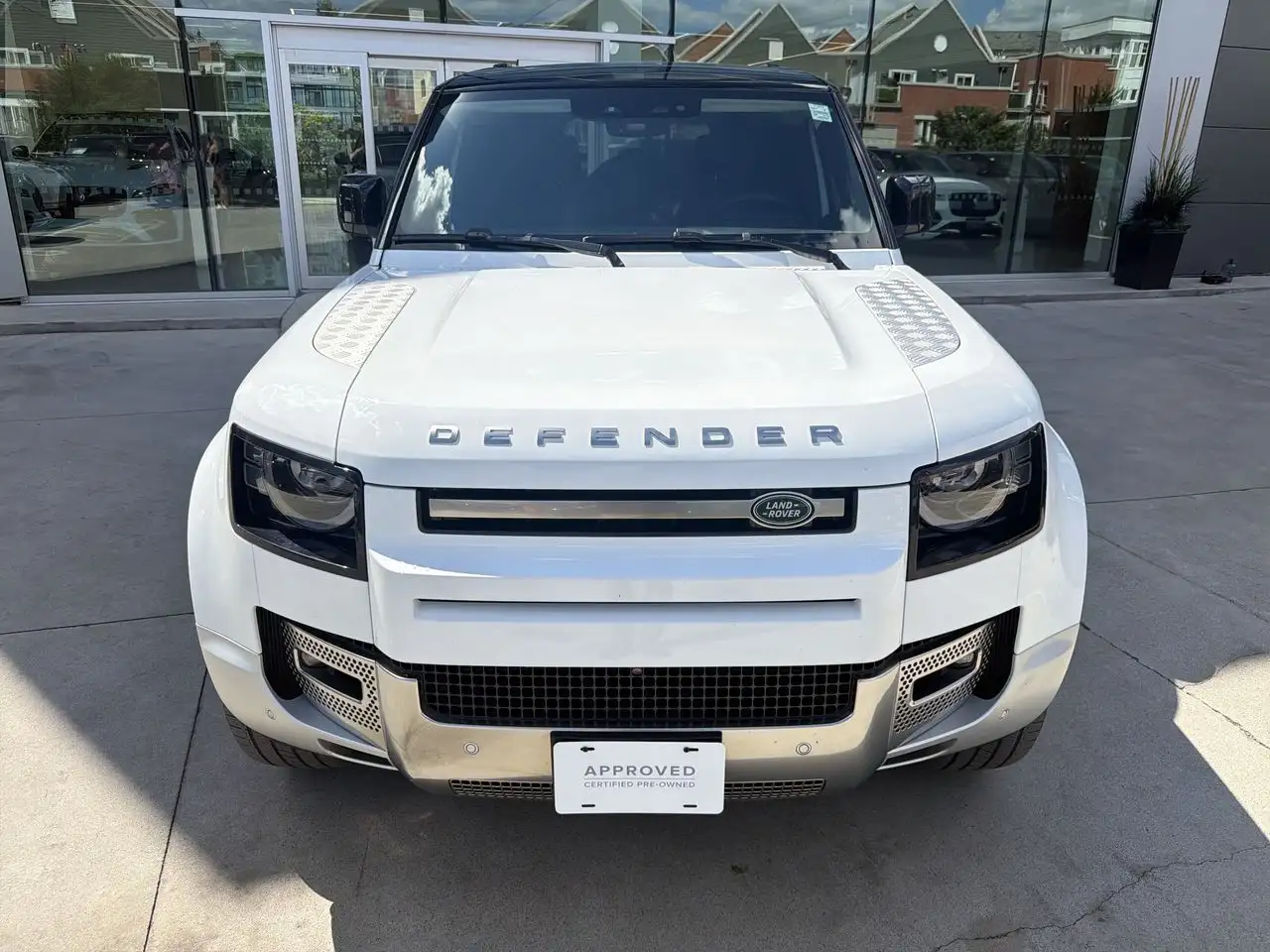 Land Rover Defender - Image 3
