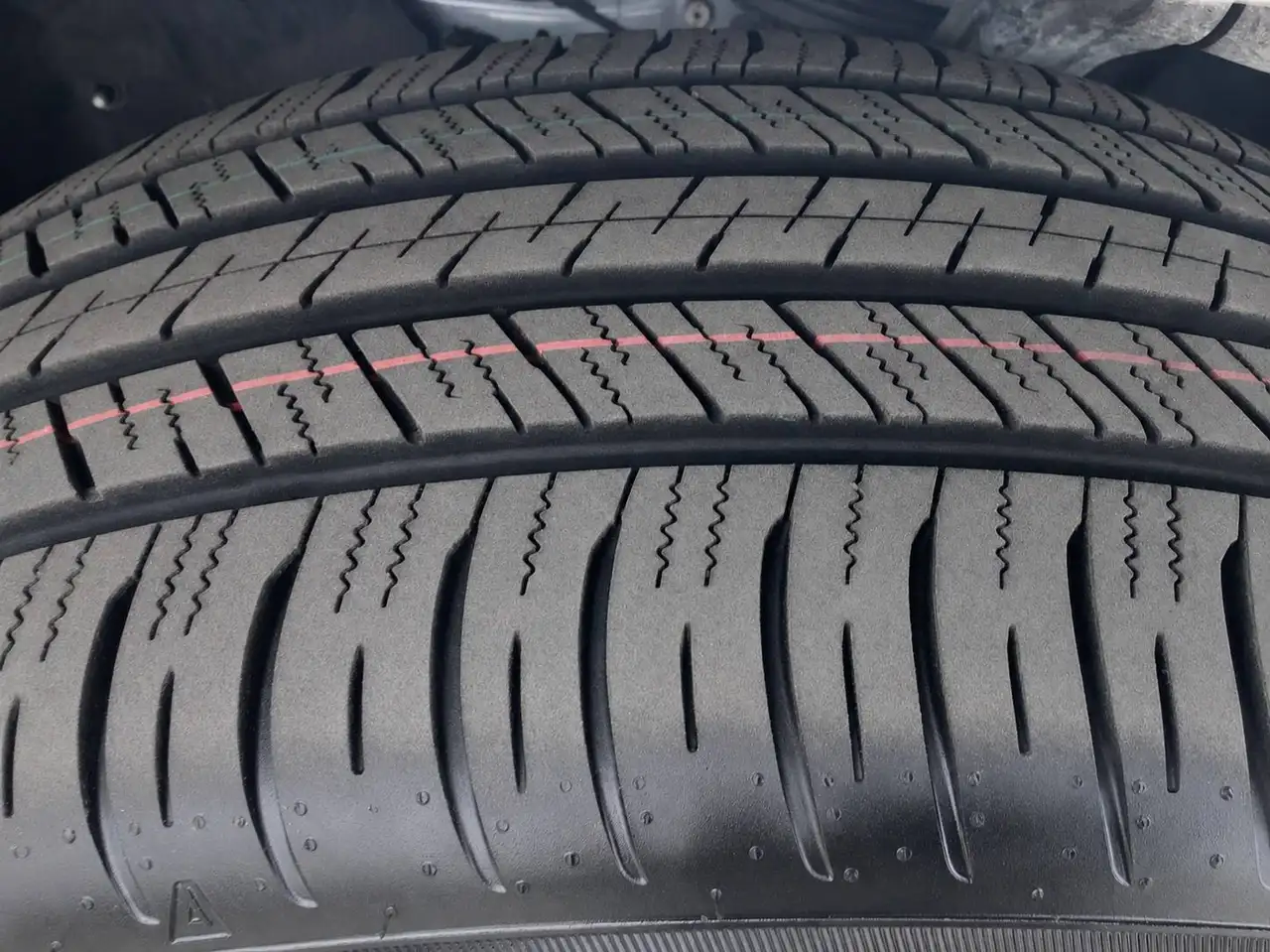 Jeep Grand Cherokee - Image 35