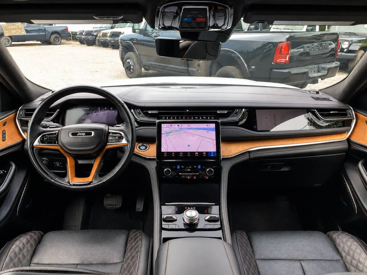 Jeep Grand Cherokee - Image 7