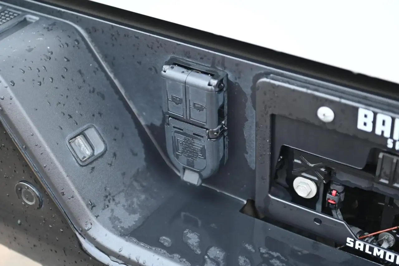 Chevrolet Silverado 1500 - Image 13