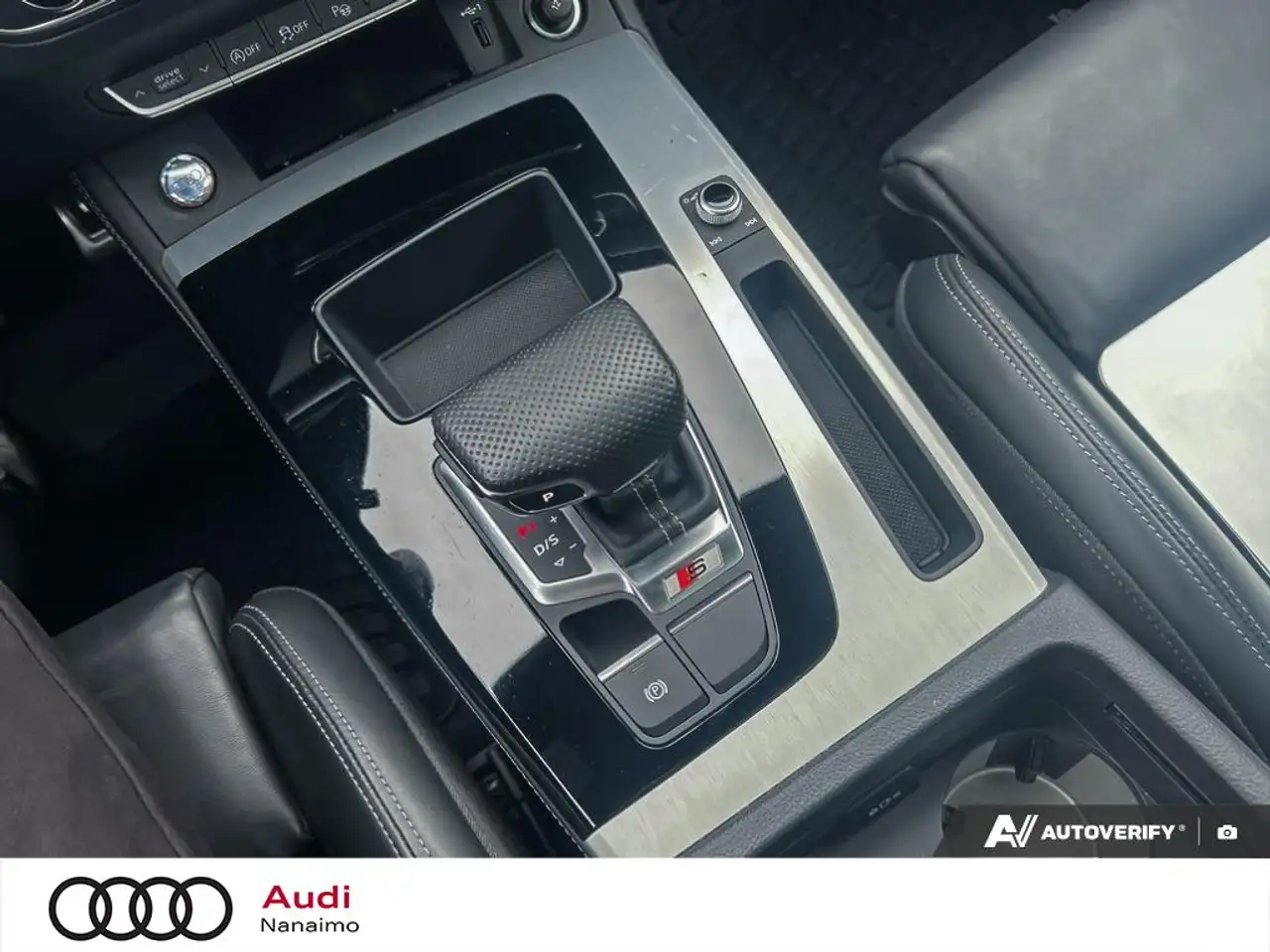 Audi SQ5 - Image 18